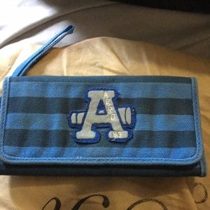 3/10 Aero ladies wristlet